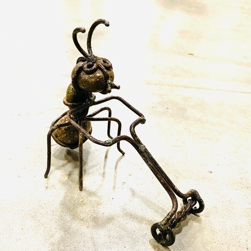 Handcrafted Lawn mower Ant